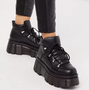NWOB Truffle Collection chunky sole black platform boot sneaker